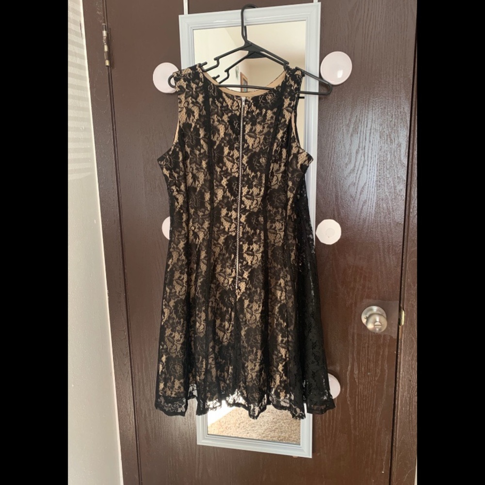 Dress - Picture 2 of 4